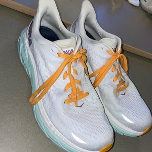 Gently Worn Hoka Clifton 8s